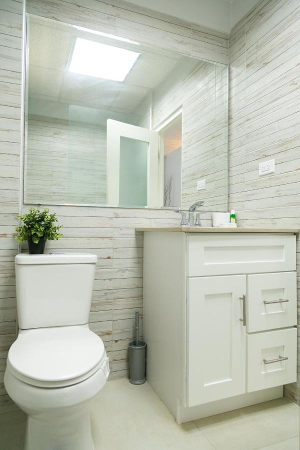 Choose To Be Happy At Seymour # 9 And #16 - Studio Apartments Kingston Luaran gambar